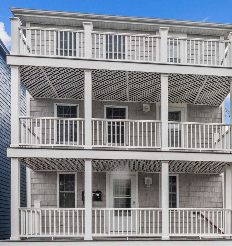 11 Siegel St unit 1, Bristol, RI 02809 - photo 1