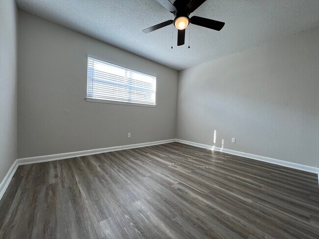 3305 Red Bluff Rd unit 8, Pasadena, TX 77503 - photo 6