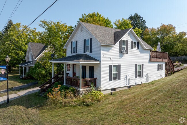 Colonial homes line the streets of Lake Leelanau.