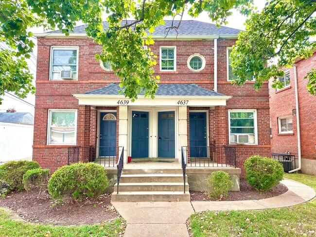4637 Jamieson Ave unit 1st fl, Saint Louis, MO 63109 - photo 2