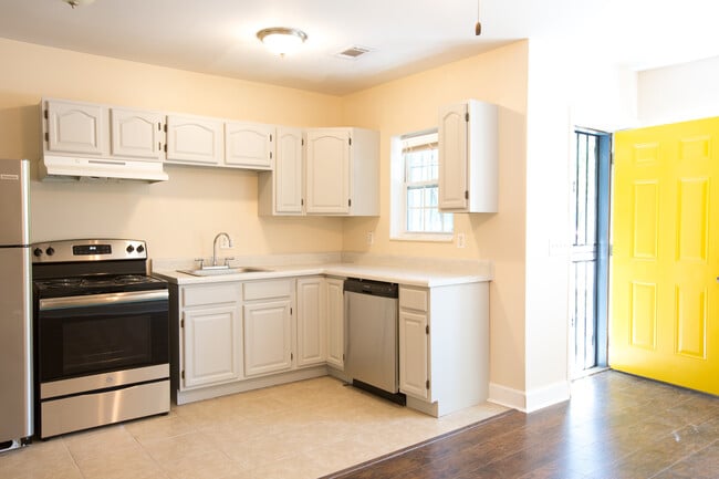 361 Joseph E Lowery Blvd NW unit 4, Atlanta, GA 30314 - photo 3