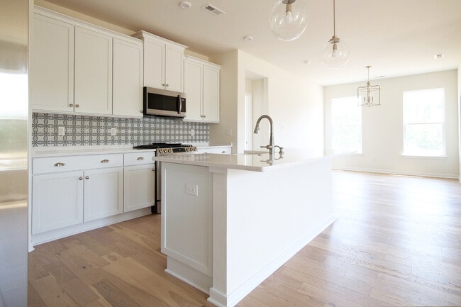 16018 Canoe Pointe Loop, Moseley, VA 23120 - photo 2