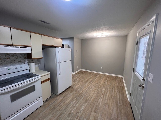 4926 Brighton Ln unit D, Hixson, TN 37343 - photo 6