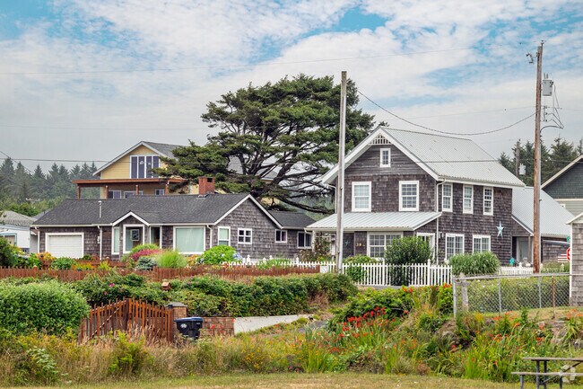 Pacific Beach, WA real estate is valued at $550,000 on average.