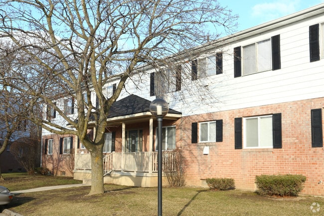 Huntington Circle, Flint, MI 48532 - photo 3