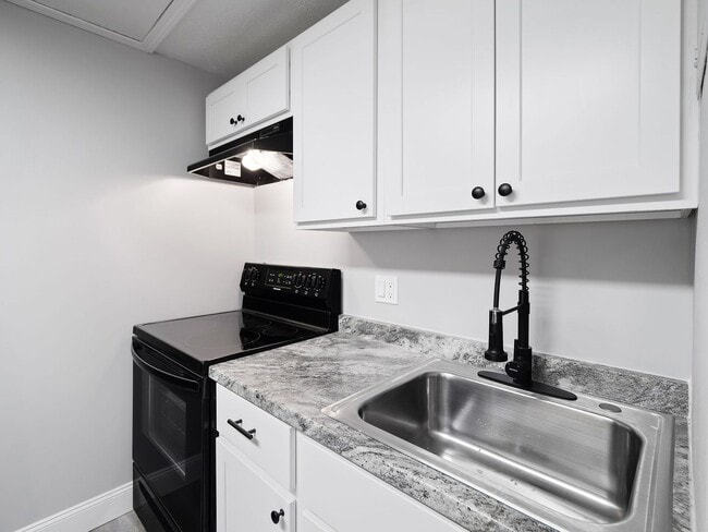 Dartmouth Place Apartments, Geneva, OH 44041 - photo 7