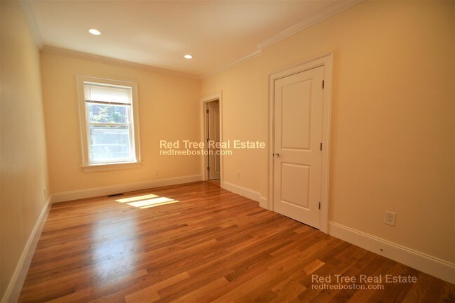 74 Browne St unit 2, Brookline, MA 02446 - photo 6