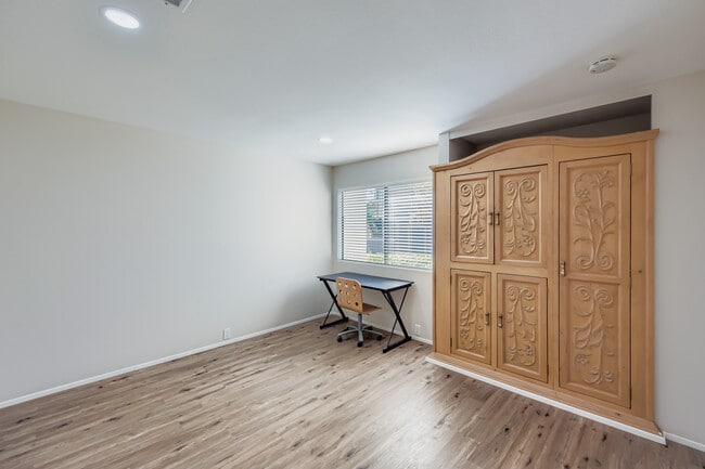 Downstairs bedroom 4