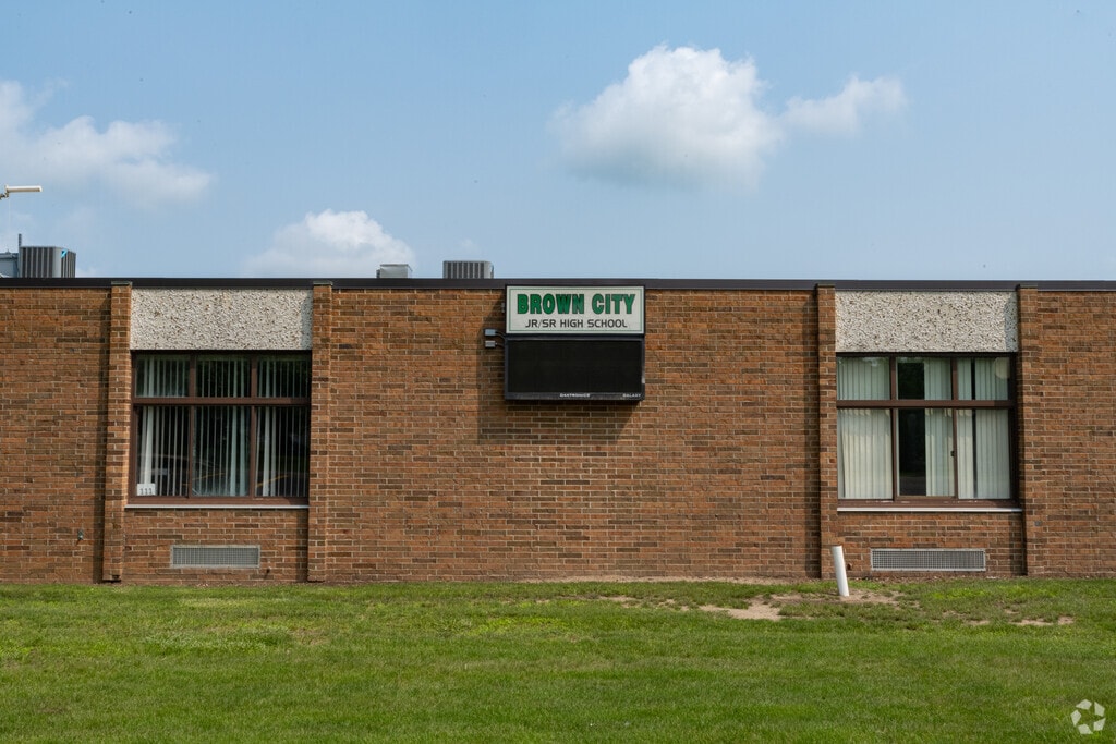 Brown City High School building gin Lapeer County.