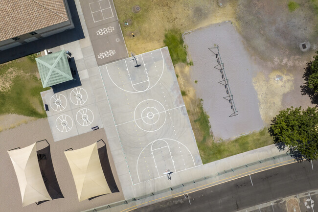 Lots of outdoor activities are open to the kids of Ashland Ranch Elementary School in Gilbert.