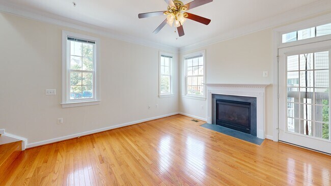 13576 Davinci Ln unit 78, Herndon, VA 20171 - photo 2
