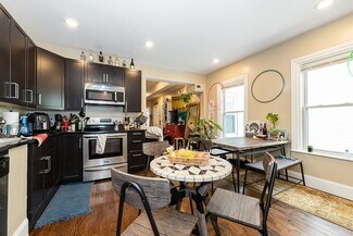 1564 Tremont St Unit 1, Boston, MA 02120