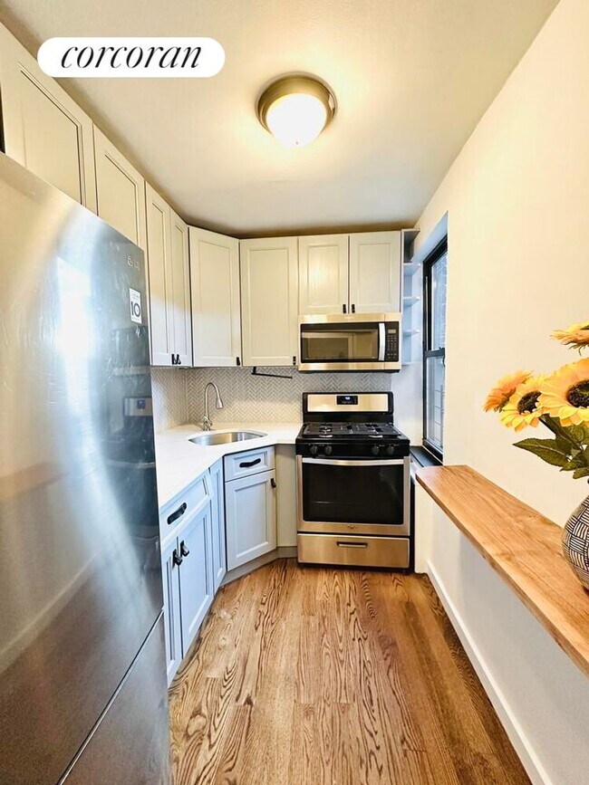 52-25 39th Rd, Woodside, NY 11377 - photo 5