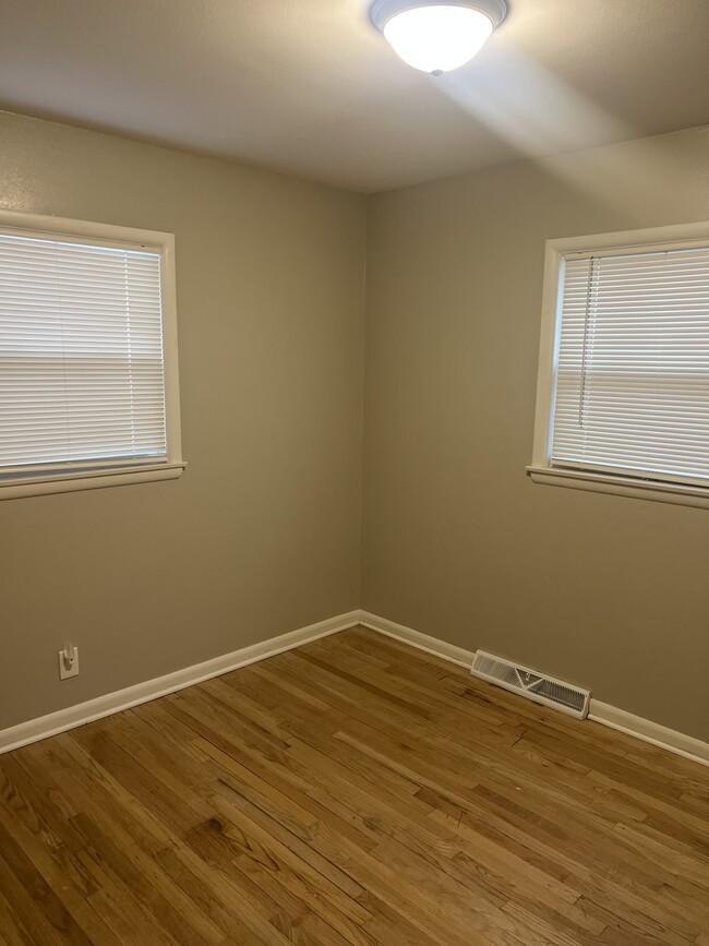 4401 N 38th St, Milwaukee, WI 53209 - photo 5