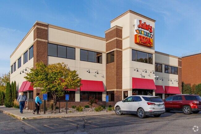 Jake's Stadium Pizza is a local favorite around White Oaks Park.