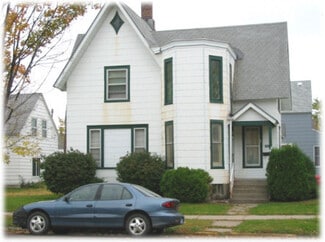 326 Center St, Winona, MN 55987