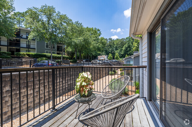 2BR, 2BA - 1,268SF - Balcony