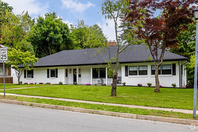 Modern ranches are sprinkled throughout Orange.