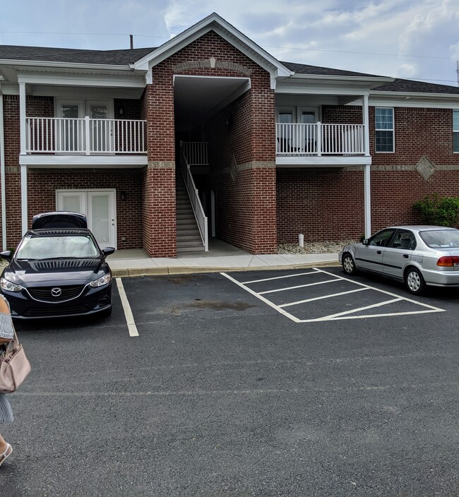 5600 Chariot Run Dr Unit Chariot Run Apts, Louisville, KY 40272