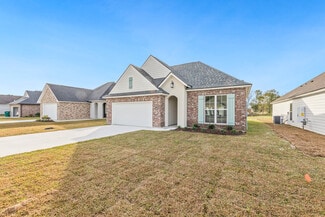 10409 Highland Lakes Dr, Denham Springs, LA 70726