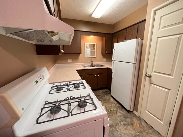 7100 Van Dorn St unit 108, Lincoln, NE 68506 - photo 4