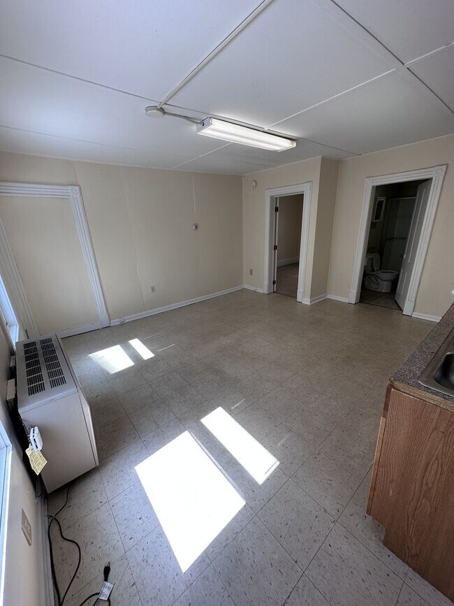 9 Lakeview Terrace unit 3, Burlington, VT 05401 - photo 3