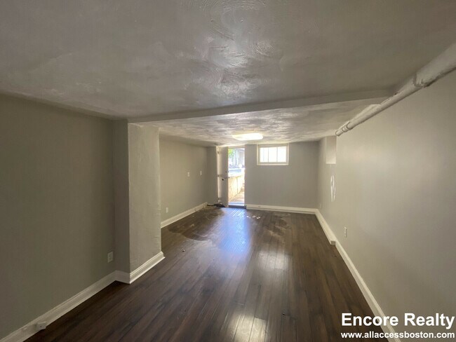 22 Banks St unit B, Cambridge, MA 02138 - photo 2