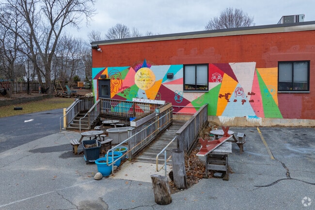 Acera School in Winchester has a student-teacher ratio of 5 to 1.