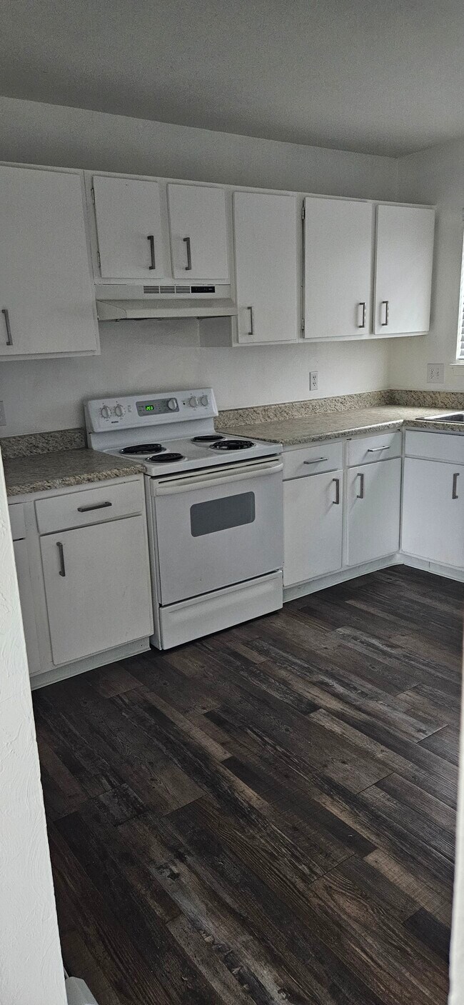 2221 Cooper Ave unit 2219 Cooper Ave Top, Colorado Springs, CO 80907 - photo 5