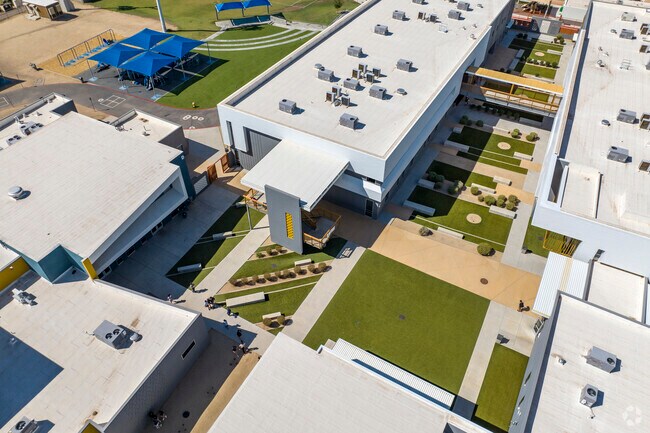There is no shortage of outdoor space at Phoenix’s Monte Vista Elementary School.
