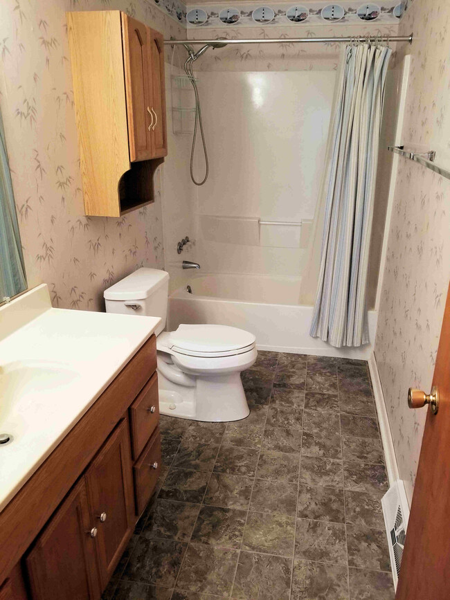 4216 Mellen Dr, Anderson, IN 46013