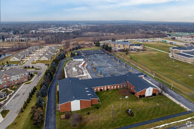 Lake Orion Baptist School is a Christian school serving grades K-12.