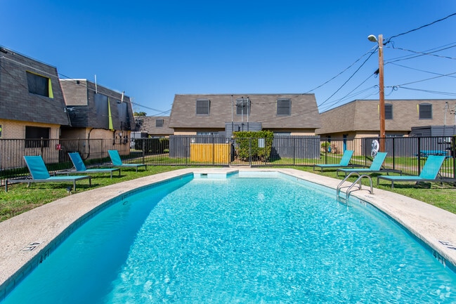 Aqua 16 Apartments, San Marcos, TX 78666 - photo 3