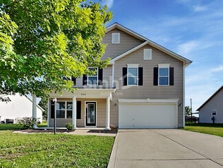 656 Rocky Meadow Dr, Greenwood, IN 46143
