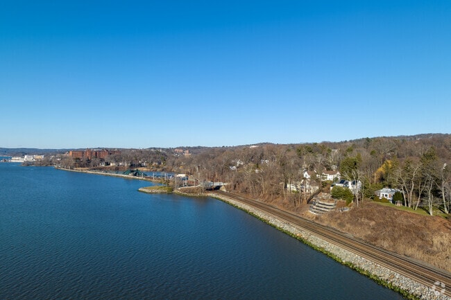 Briarcliff Manor is located conveniently on the Hudson River in New York.
