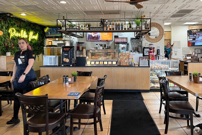 Several restaurants offer friendly service and authentic cuisine to the Margate residents.