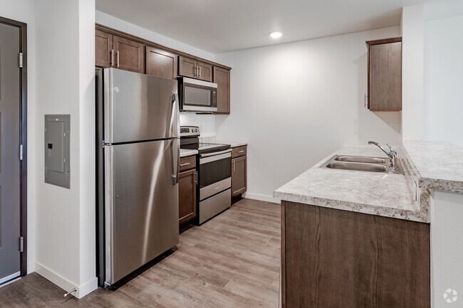 2BR, 2BA - 970SF - Kitchen