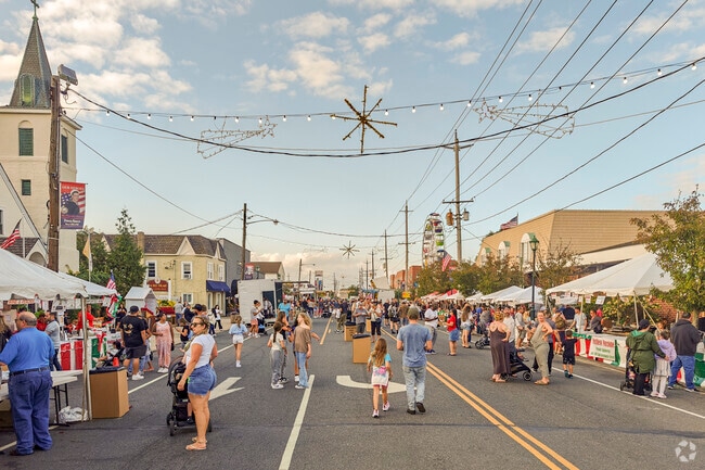 Island Park hosts the annual San Gennaro Festival with food, games, and live music.