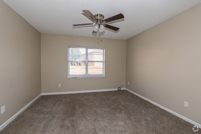 1BR, 1BA - 620SF - Living Area