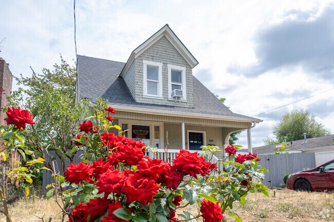 There plenty of Gardens in the Vernon neighborhood.