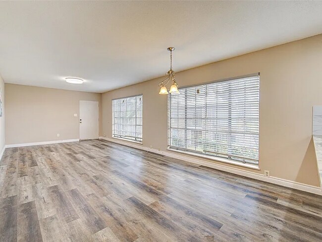 2101 Fountain View Dr unit B, Houston, TX 77057 - photo 2