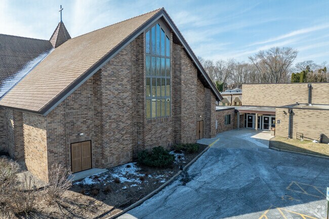 Students in Waukesha can attend Waukesha Catholic - St. William.