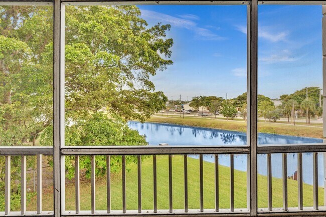2881 N Oakland Forest Dr unit 110, Oakland Park, FL 33309 - photo 3