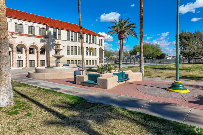 Phoenix's Peoria Flex Academy fosters a flexible and personalized learning environment.