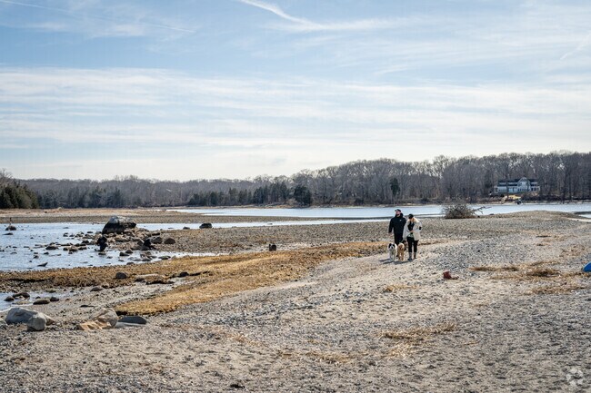 Create lasting memories at Bissel Cove in Hamilton, RI, with your special someone and furry friends.