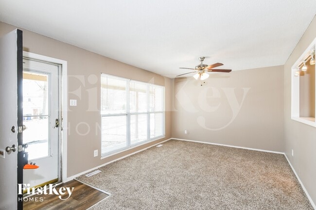 2335 Bramble Ln, Florissant, MO 63033 - photo 3
