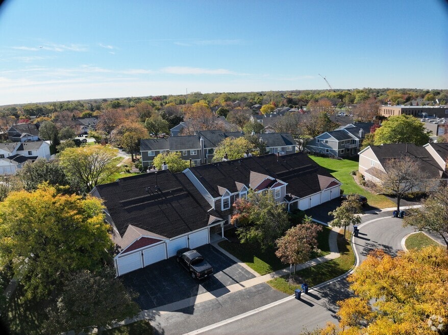 609 Hanover Ct unit X1, Schaumburg, IL 60194 - photo 2