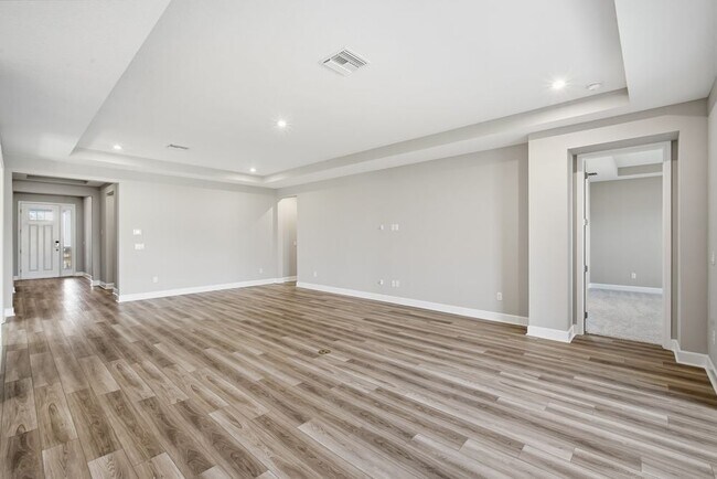 35154 Emberview Dr, Zephyrhills, FL 33541 - photo 7