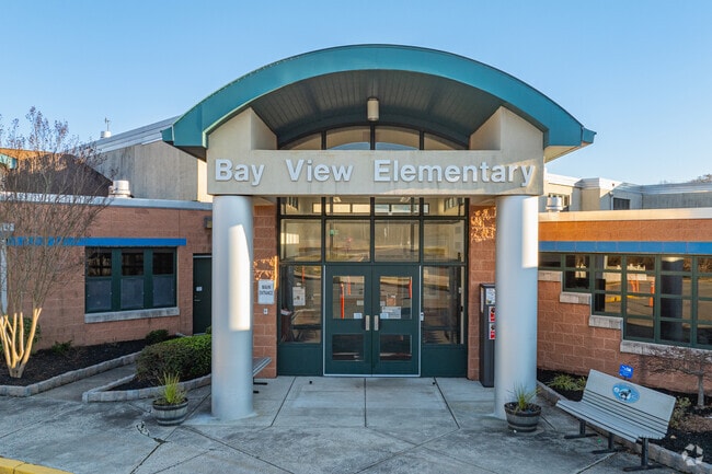 The student-teacher ratio at Bay View Elementary School is 15 to 1.