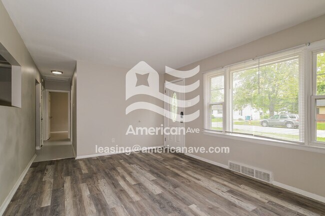 1444 Fairmeadows Ln, Saint Louis, MO 63138 - photo 3